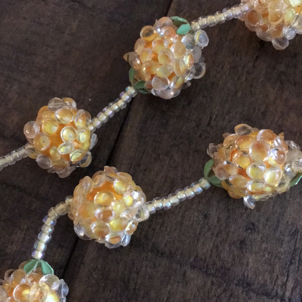 Vintage yellow beaded statement necklace - Picture 6 of 8